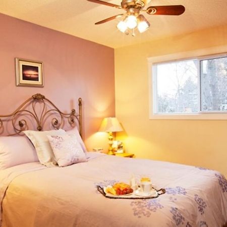 ساسكاتون Wild Rose Bed & Breakfast الغرفة الصورة